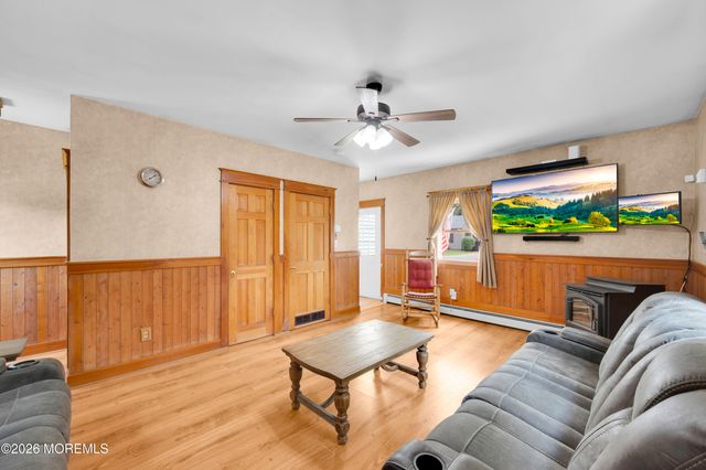 11 Crystal Avenue, New Egypt, NJ 08533