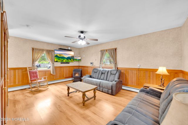 11 Crystal Avenue, New Egypt, NJ 08533