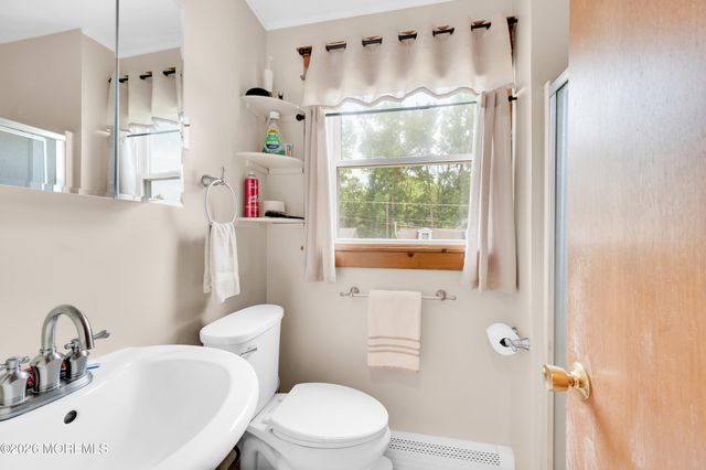 11 Crystal Avenue, New Egypt, NJ 08533