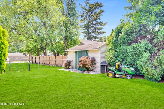 11 Crystal Avenue, New Egypt, NJ 08533