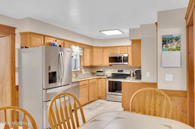 11 Crystal Avenue, New Egypt, NJ 08533