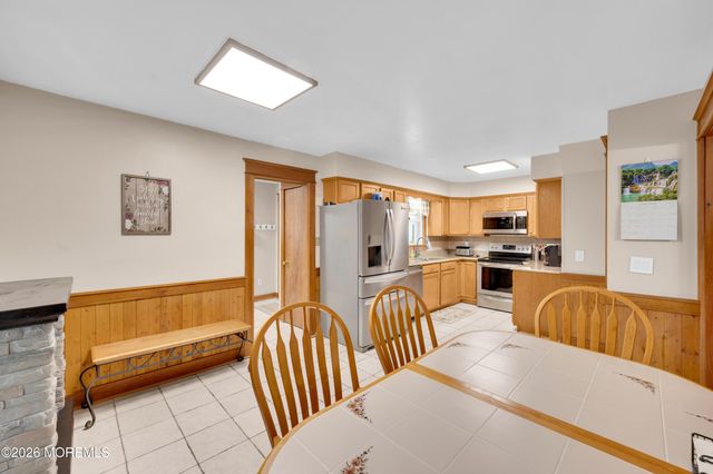 11 Crystal Avenue, New Egypt, NJ 08533