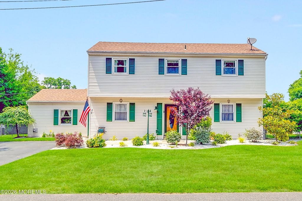 11 Crystal Avenue, New Egypt, NJ 08533