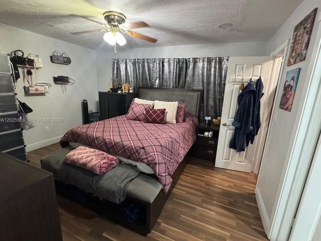 5844-5846 Pierce St, Hollywood, FL 33021