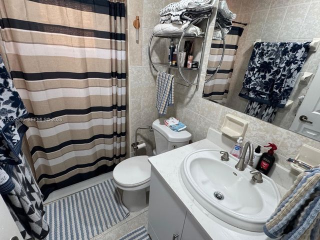 5844-5846 Pierce St, Hollywood, FL 33021