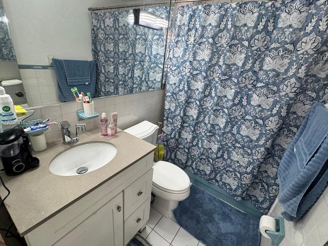 5844-5846 Pierce St, Hollywood, FL 33021