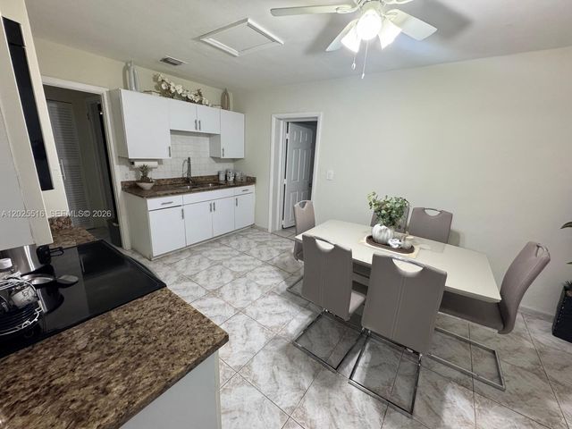5844-5846 Pierce St, Hollywood, FL 33021
