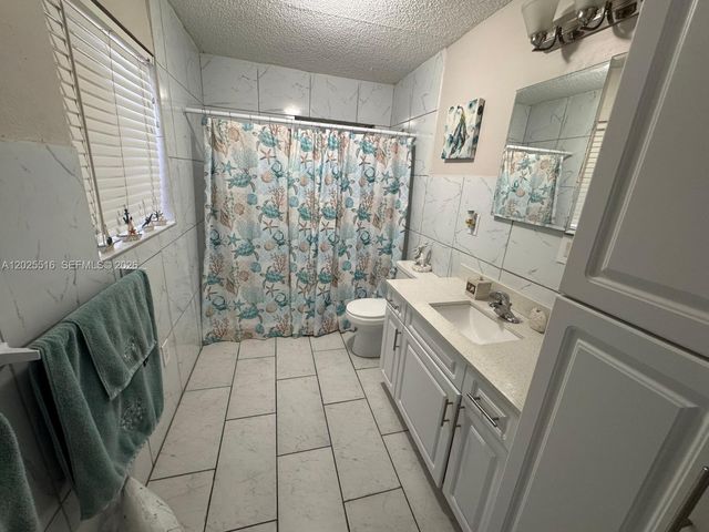 5844-5846 Pierce St, Hollywood, FL 33021