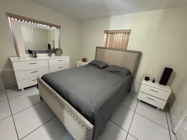 5844-5846 Pierce St, Hollywood, FL 33021