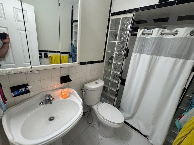 5844-5846 Pierce St, Hollywood, FL 33021