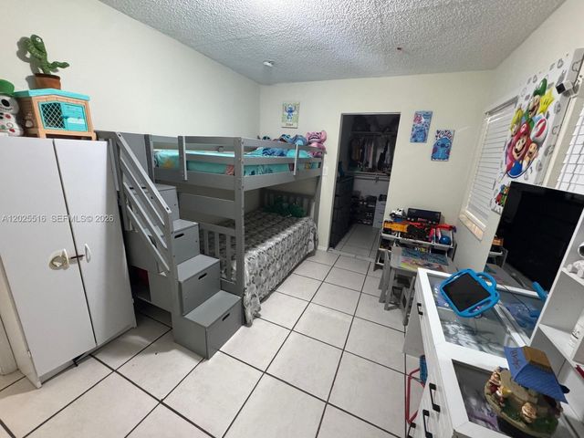 5844-5846 Pierce St, Hollywood, FL 33021