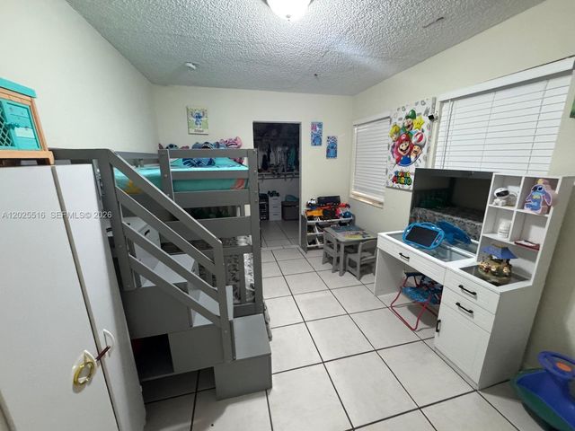 5844-5846 Pierce St, Hollywood, FL 33021