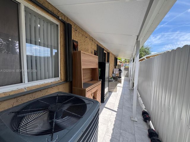 5844-5846 Pierce St, Hollywood, FL 33021