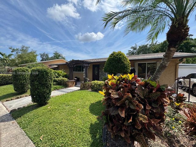 5844-5846 Pierce St, Hollywood, FL 33021