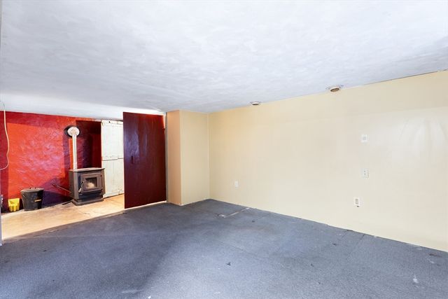 105 Metropolitan Park Ave, Seekonk, MA 02771