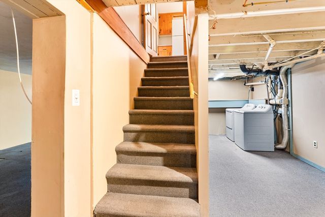 105 Metropolitan Park Ave, Seekonk, MA 02771