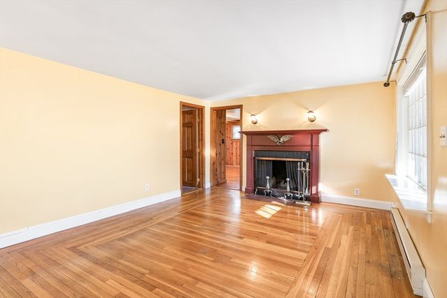 105 Metropolitan Park Ave, Seekonk, MA 02771