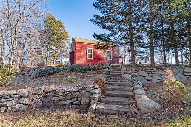 105 Metropolitan Park Ave, Seekonk, MA 02771