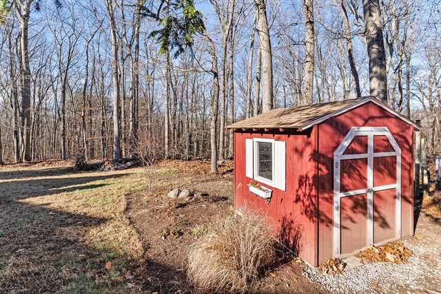 105 Metropolitan Park Ave, Seekonk, MA 02771