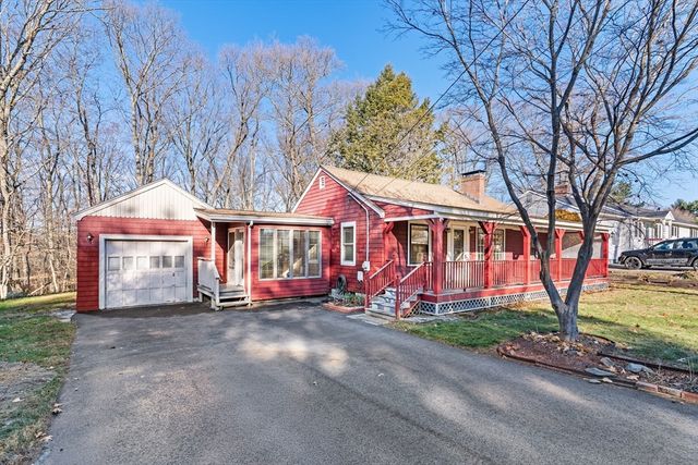 105 Metropolitan Park Ave, Seekonk, MA 02771