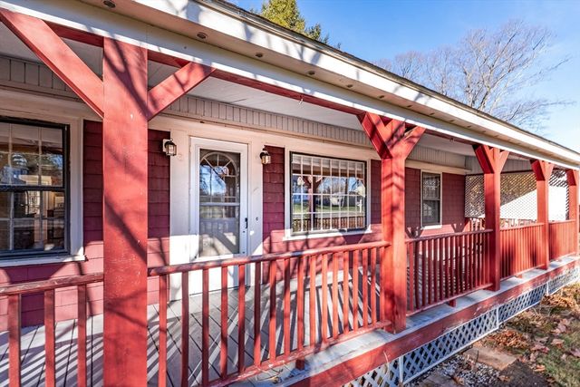 105 Metropolitan Park Ave, Seekonk, MA 02771