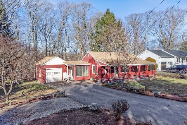 105 Metropolitan Park Ave, Seekonk, MA 02771