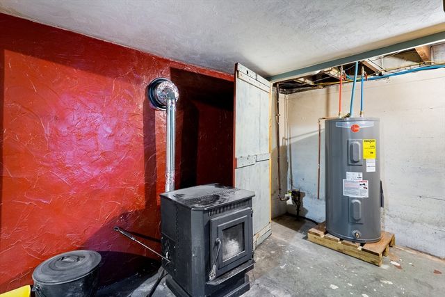 105 Metropolitan Park Ave, Seekonk, MA 02771