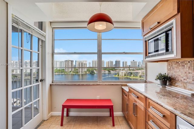 18041 Biscayne Blvd 1404, Aventura, FL 33160