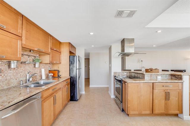 18041 Biscayne Blvd 1404, Aventura, FL 33160