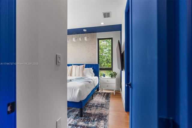 408 NW 52nd St, Miami, FL 33127