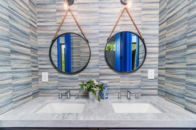 408 NW 52nd St, Miami, FL 33127