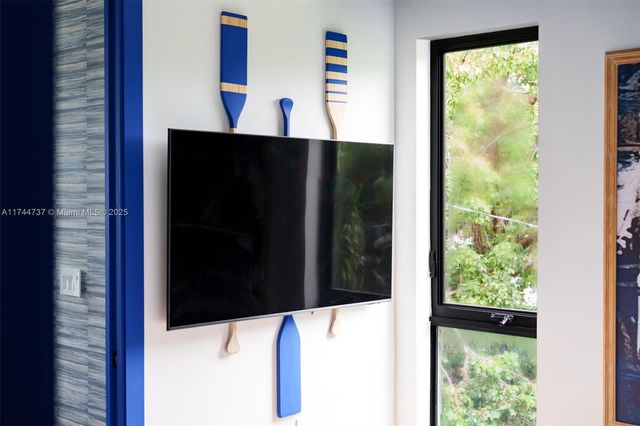 408 NW 52nd St, Miami, FL 33127