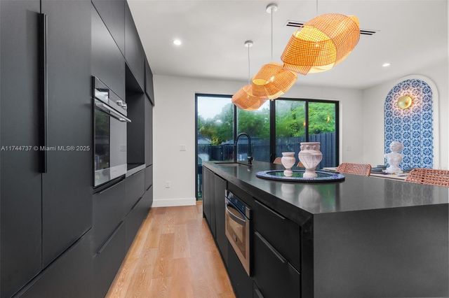 408 NW 52nd St, Miami, FL 33127