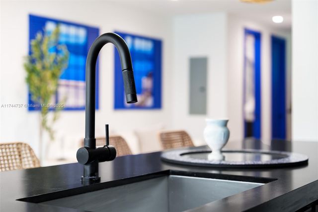 408 NW 52nd St, Miami, FL 33127