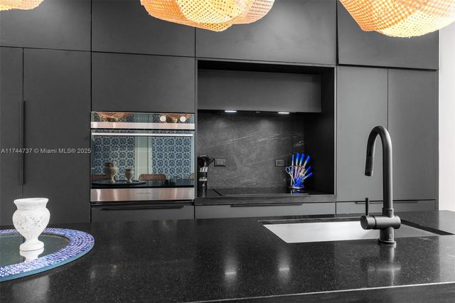 408 NW 52nd St, Miami, FL 33127