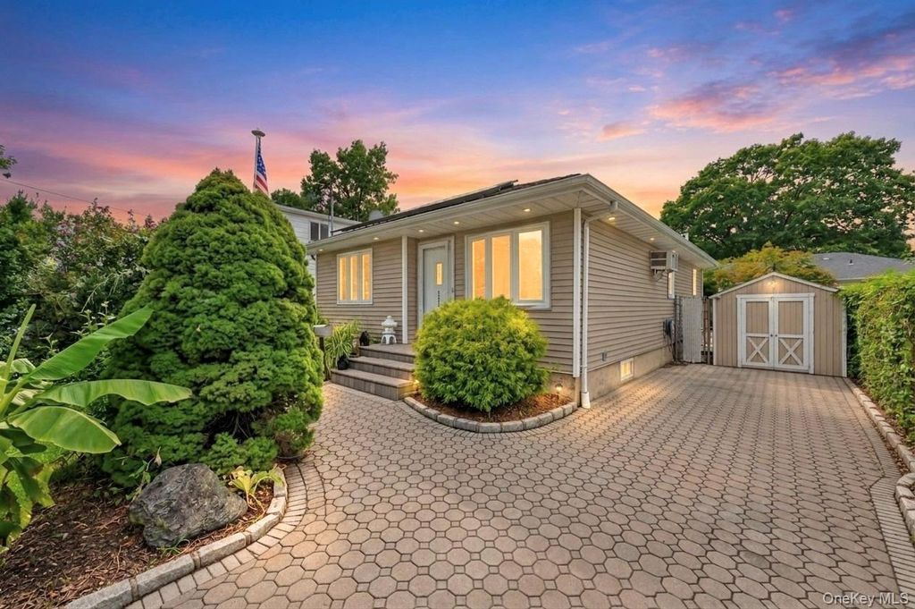 325 Beachview Street, Copiague, NY 11726 — exterior