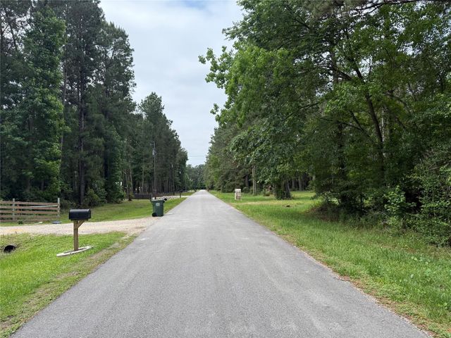 281 County Road 2316, Dayton, TX 77535