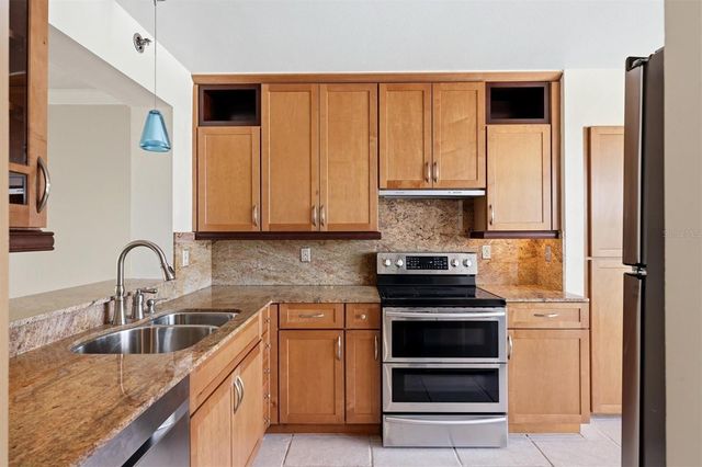 4550 PINEBROOK CIRCLE 403, Bradenton, FL 34209