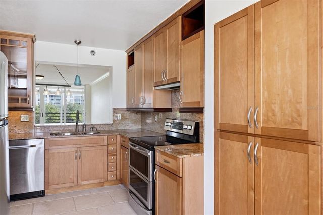 4550 PINEBROOK CIRCLE 403, Bradenton, FL 34209
