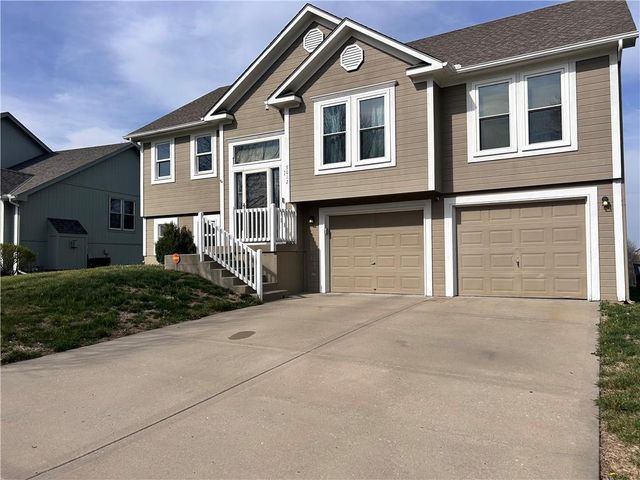 9012 110th Street, Kansas City, MO 64157