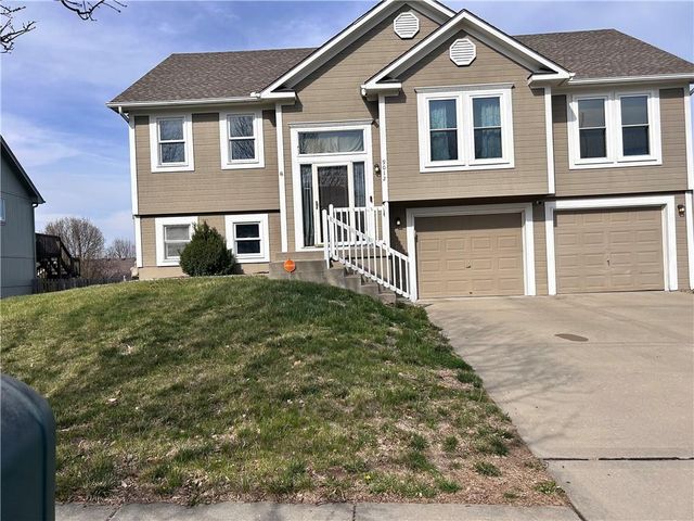 9012 110th Street, Kansas City, MO 64157