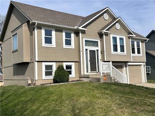 9012 110th Street, Kansas City, MO 64157