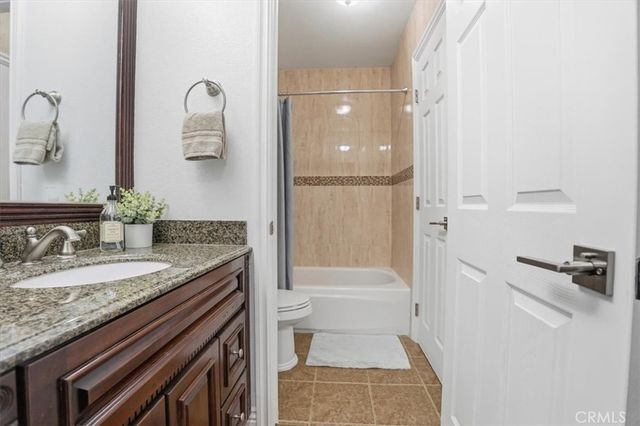 101 W Riverdale 9, Orange, CA 92865