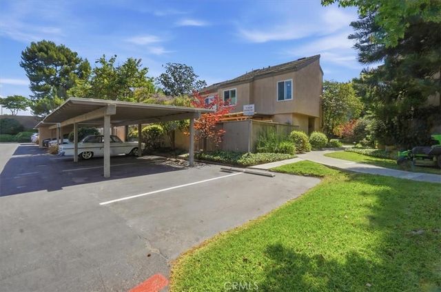 101 W Riverdale 9, Orange, CA 92865