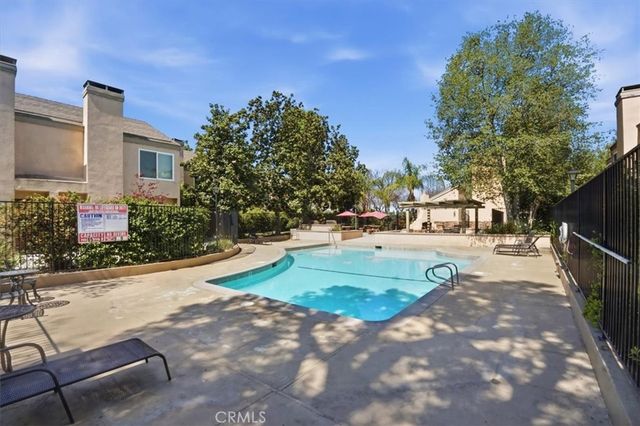 101 W Riverdale 9, Orange, CA 92865