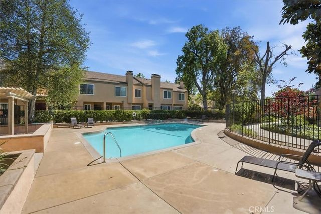 101 W Riverdale 9, Orange, CA 92865