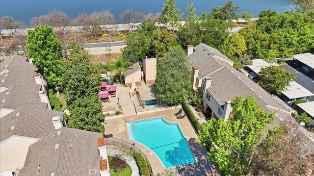 101 W Riverdale 9, Orange, CA 92865
