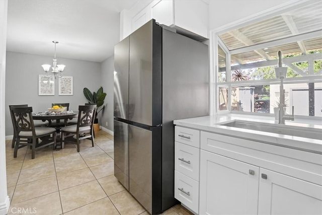 101 W Riverdale 9, Orange, CA 92865