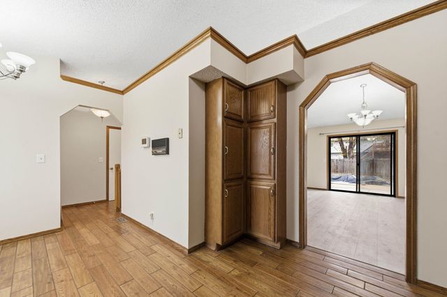 1644 N Parkdale St, Wichita, KS 67212