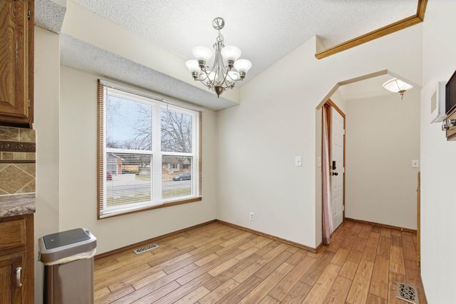 1644 N Parkdale St, Wichita, KS 67212